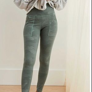 Aerie Camo Chill Legging
